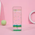 Détail de gouttelettes liquides vertes et bleues dans un sablier à mouvement - Minuteur Toboggan Liquide / Cyan
