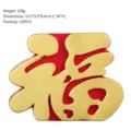 Harz Ornament mit chinesischem Schriftzeichen 'Fu' für Segen in Rot und Gold - Goldenes Segens-Ornament / 10.5*5.0*8.0cm / Fu-Schriftzeichen