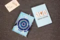 Ensemble de coffret cadeau attrape-rêves bleu avec pendentif tissé pour meilleure amie. - Bleu avec carte de vœux et papier raphia