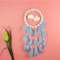 Dromenvanger met blauwe veren en witte madeliefjes voor wanddecoratie huis - Madeliefje Blauw / 16*55cm