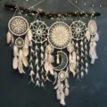 Grand attache-reve mural blanc avec plumes et decoration de lune pour chambre - Blanc A
