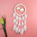 Handgemaakte witte madeliefje dromenvanger met veren en wolken voor wanddecoratie - Madeliefjeswit / 16*55cm
