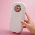 Astuccio doppio in plastica bianca con simpatico design aorsetto per la scuola quotidiana. - Bianco