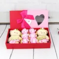 Boîte cadeau avec deux oursons et six roses de savon roses pour la fête des mères - Ensemble de Bijoux Rose