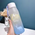 Mattierter Farbverlauf Kunststoff-Wasserflasche mit Hirsch Mond und Sterne Design für Studenten. - Einzelbecher / Mattblau