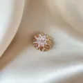 Elegant crystal flower brooch pink rhinestone pin fashionable women jewelry accessory for daily outfits - Pink