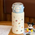 Isolierte Wasserflasche aus 316 Edelstahl mit süßem Hundemuster, Strohhalm, große Kapazität - 500ml / Blau