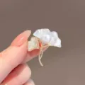 Elegant ginkgo leaf brooch featuring a lustrous pearl and sparkling zircon details for women. - White Ginkgo Leaf / Silver