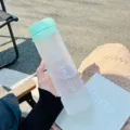 Portable frosted plastic water bottle with mint green lid for daily sports and outdoor use. - Matte Suede Style / 800ml / Light Green