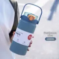 Bouteille isotherme 1000ml bleu gentleman en acier inoxydable avec paille - Couvercle avec poignée / 1000ml / Bleu