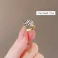 Extra kleiner goldener Schachbrett-Schalring-Verschluss für Hemden und Seidentücher 1,5cm - 1.5cm checkerboard
