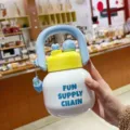 Botella de agua de plastico portatil con asa practica y colgante azul en azul y amarillo. - Hervidor UU de Doble Bebida / 800ML / Blanco