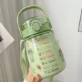 Gran botella de agua de plástico con pajita, doble diseño, correa y marcador de tiempo. - Taza de barriga / 1000ml / Verde