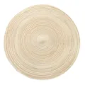 Primer plano de un mantel individual nórdico circular de hilo de algodón con textura espiral. - 18cm / Beige