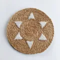 Natural round woven seagrass placemat with white rope sunburst embroidery décor - 30cm / White Embroidery
