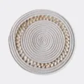 Primo piano dettagliato del sottopentola in corda di cotone intrecciato nordico. - 22cm / Stile A Bianco