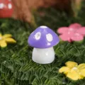 Mini figura de seta morada de resina, lindo accesorio de bricolaje para micropaisaje. - 1cm de Altura / Púrpura