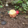 Figurine miniature de souche d'arbre en résine avec champignons colorés pour micro-paysage - 2.5x2cm / Café Clair