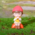 Figurine de fille de dessin animé mignonne pour paysage miniature - Style C (Fille Souhaitant Chapeau Rouge)