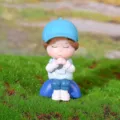 Figurine de garçon de dessin animé mignon en PVC pour décoration de micro paysage - Style A (Garçon Souhaitant Chapeau Bleu)