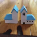 Blue and white Mediterranean style resin miniature house figurines for micro landscapes - H 3.5cm / Light Blue