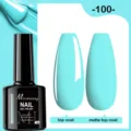 Vernis à ongles gel bleu ciel montrant les effets de finition brillante et mate - 100 (Bleu Ciel)