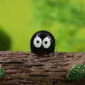 Kleine leuchtende Harz Rußmännchen Figur, süße Moos Mikrolandschaft Tisch Deko Artikel. - Solid Schwarz