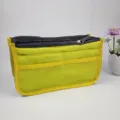Gelber multifunktionaler Taschenorganizer mit Doppelreißverschluss und Netztaschen - Gelb