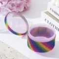 Détail d'un bol de stérilisation pour outils à ongles orné de strass arc-en-ciel avec couvercle - Coloré