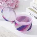 Détail d'un bol de désinfection rose pour outils à ongles avec motifs en strass brillants - Violet Multicolore