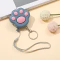 Vista detallada del rastreador Bluetooth inteligente con forma de pata de gato - Gris
