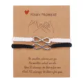 Handgewebte Infinity-Freundschaftsarmbänder in Schwarz und Weiß auf einer schönen Grußkarte - Unendlichkeitssymbol-Set / 2-teiliges Set Mit Displaykarte