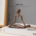 Scultura astratta del pensatore minimalista in finitura legno per arredo ufficio - Modello B / Marrone