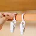 Pinces de suspension en plastique blanc avec crochets de 3 cm pour armoire, serviettes et cuisine. - Blanc