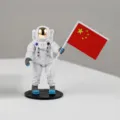 Creatieve astronaut auto dashboard ornament desktop ruimtevaarder figuur met vlag - Astronaut + nationale vlag