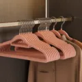 Cintres antidérapants en velours rose, conception sans traces pour le rangement et séchage des vêtements. - Épaissi / Rose