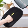Guanto nero per la rimozione dei peli di animali domestici per tappeti e mobili di casa - Guanto (Confezione Singola) / Colore Casuale
