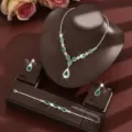 Elegant green teardrop crystal jewelry set necklace earrings and bracelet for women - Three-Piece Set / Green