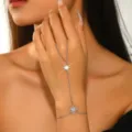 Gedetailleerd uitzicht op de fonkelende zirkonia achtpuntige ster handketting armband. - HB1880 milieuvriendelijk zilver