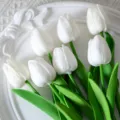 Flores artificiales mini tulipanes de PU para boda decoración del hogar blanco elegante - Blanco