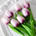 Ramo de flores de tulipán mini de PU artificial para decoración del hogar y arreglo floral de bodas. - Blanco Violeta