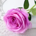 Rose artificielle violette en soie, fleur décorative réaliste pour la maison et mariage. - Mauve Clair