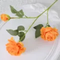 Fleur de renoncule orange artificielle 3 têtes fausses fleurs en soie accessoire photo déco. - Orange