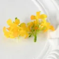 Mini têtes de fleurs artificielles jaunes, idéales pour accessoires de cheveux DIY et décorations. - Jaune