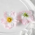 Bellissime testine di fiori artificiali rosa per accessori capelli DIY e decorazione. - Rosa chiaro