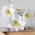 Fleur de tulipe artificielle à 3 têtes pour décoration de mariage et photographie de maison - Blanc