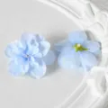 Têtes de fleurs artificielles bleues pour épingles à cheveux DIY et décoration de mariage. - Bleu