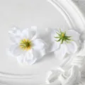 Testine di fiori artificiali bianchi per accessori per capelli fai-da-te e matrimoni. - Bianco