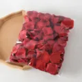 Pétales de rose rouges artificiels en sachet pour décoration de mariage romantique fête. - Bordeaux