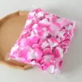 Pétales de rose artificiels en sachet, roses et blancs pour décorations de mariage romantiques. - Rose Vif
